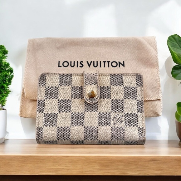 Louis Vuitton Damier Azur Kisslock Wallet, Dustbag, & Shopping Bag Authentic - Picture 2 of 16